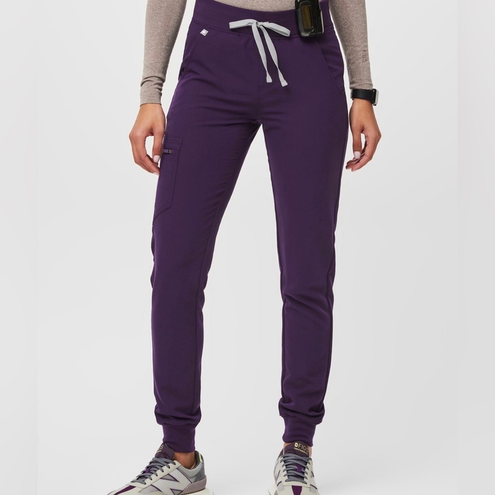 NWOT FIGS High Waisted Zamora Joggers Purple Jam